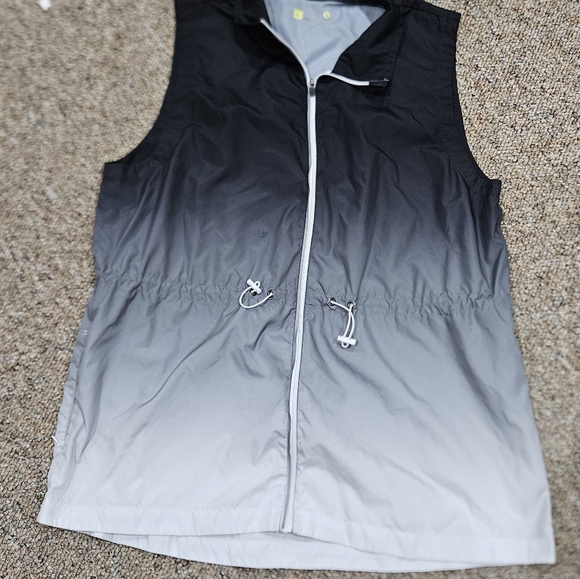 Xersion Spink Ombre Zip Front Vest Size L | Grey and Black - Picture 2 of 7